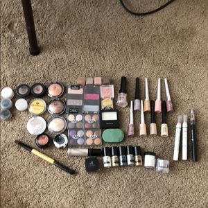 Makeup bundle